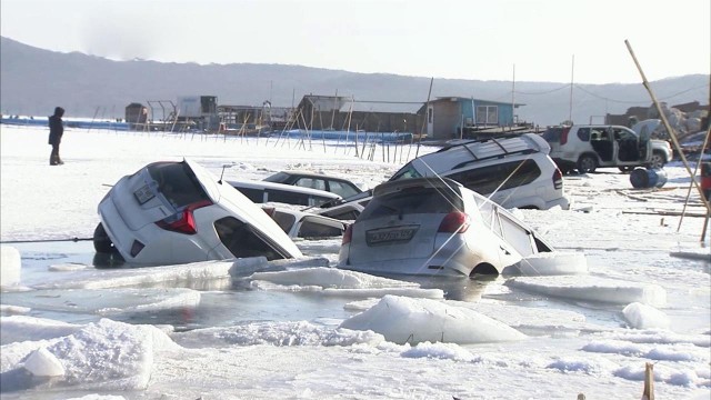 Владивосток, рынок : корюшка по цене нерки