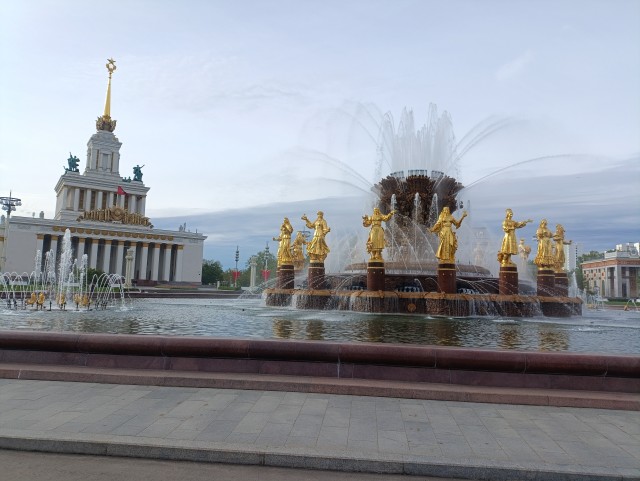 Утро сегодня на ВДНХ. С Праздником!!!