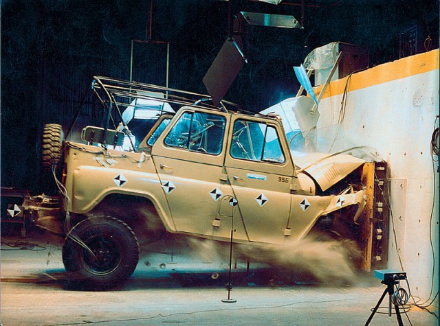 Лобовое столкновение Daewoo «Lanos» и «УАЗ»
