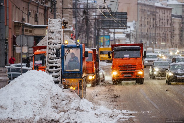 Как убирают московский снег