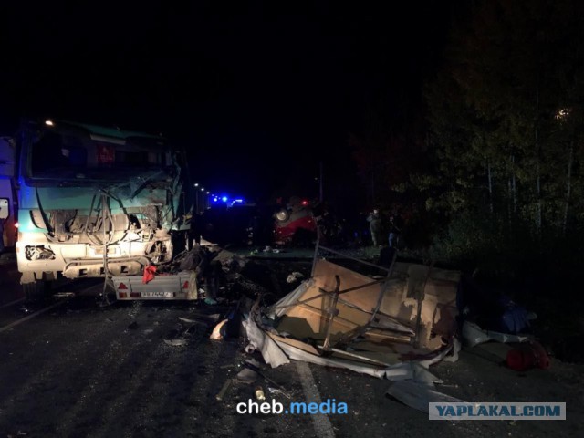 Серьезная авария в Чувашии с пассажирским автобусом и самосвалом