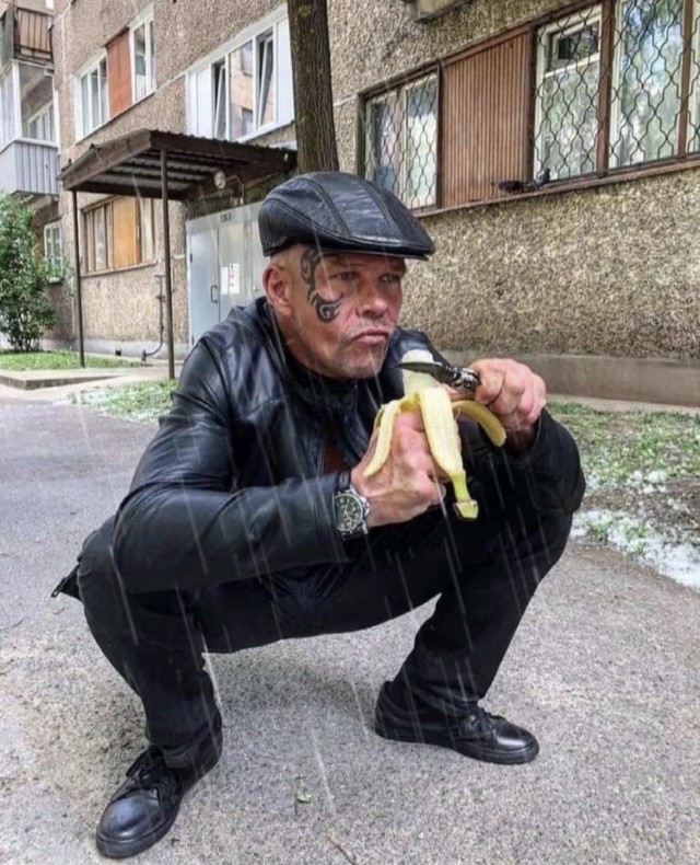 Фотожаба. На кортах и с бананом