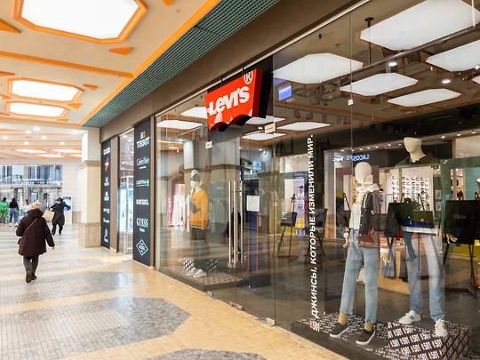Levi’s решили окончательно покинуть российский рынок после 29 лет работы