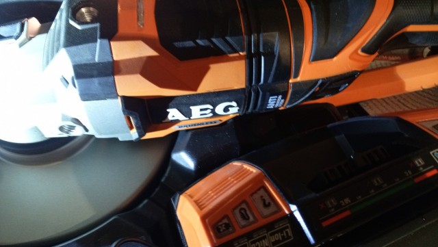 Продам Аккумуляторная ушм (болгарка) AEG bews18-230BL Пересыл