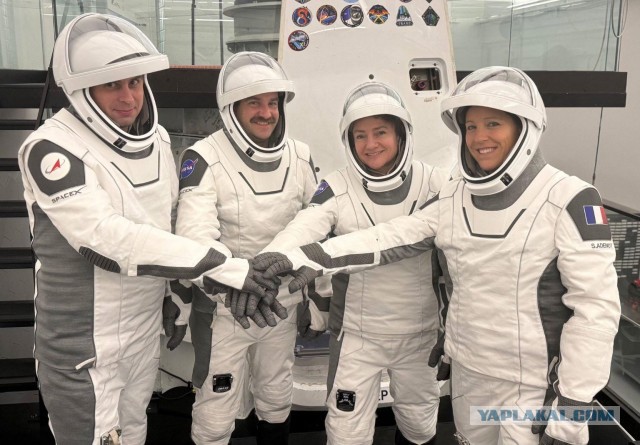 Федяев снова летит на Драконе на МКС.