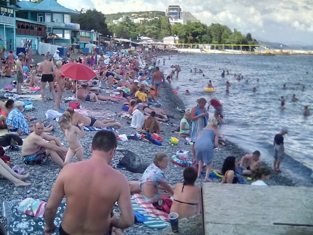 Пустые пляжи Крыма