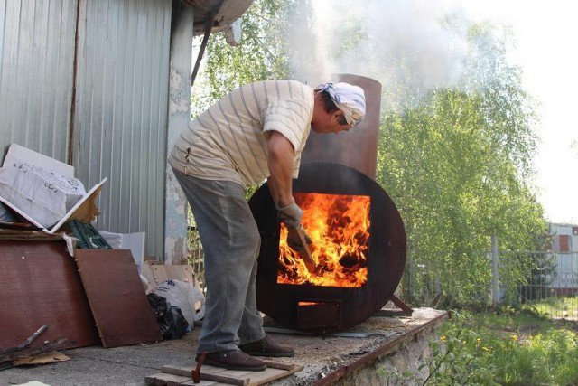 Томские судебные приставы сожгли 53 шубы из натурального меха