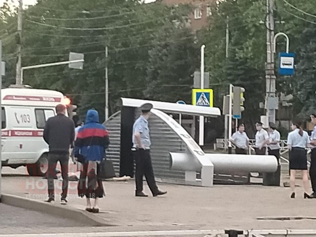 Троих человек придавило остановкой общественного транспорта
