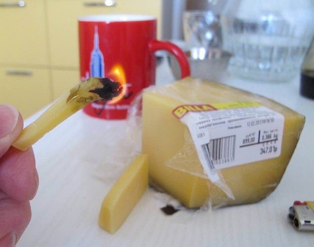 А почём у вас сыр?