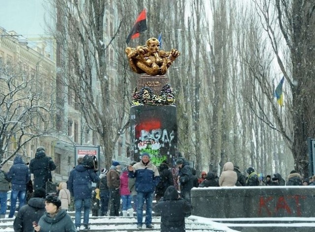 В Полтаве демонтировали памятник русскому полководцу Александру Суворову