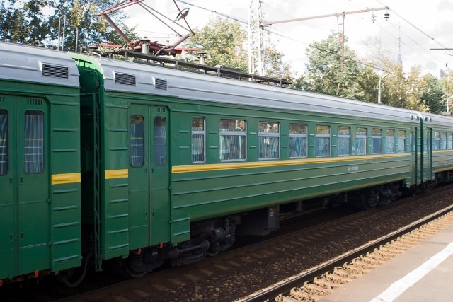 Поезд зеленый фото