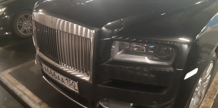В Москве презентовали первый в истории кроссовер Maybach