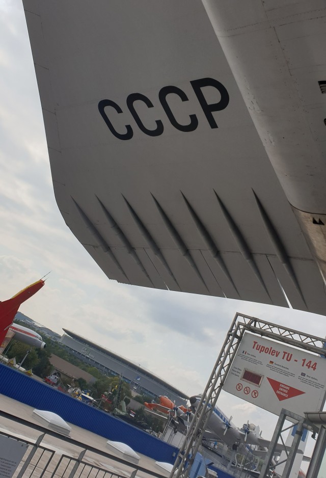 "Сбиты на взлете": Запад наносит сокрушительный удар по гражданскому авиастроению РФ. Но кто в этом виноват?