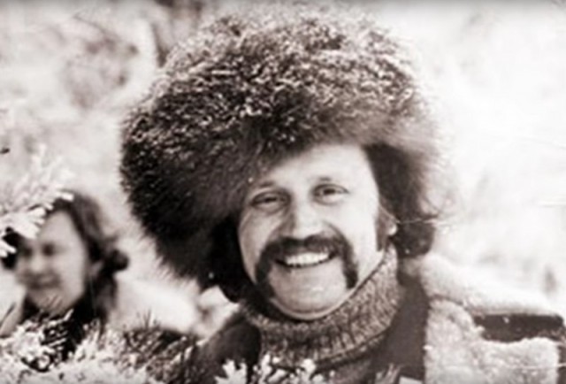 В 1993 году Владимир Мулявин исполнил пророческую песню. В ней была предсказана судьба "Песняров"