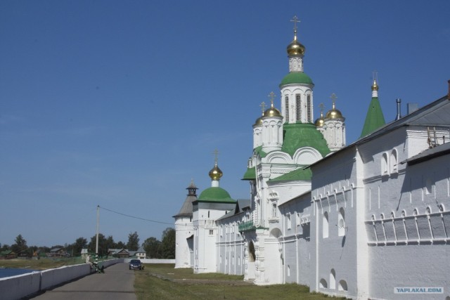 На катере в пос.Макарьево или Топограв, бе-бе-бе)