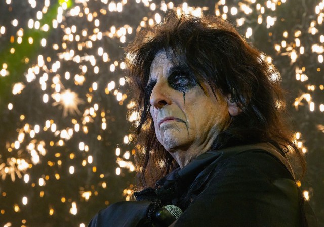 Музыка и музыканты:«Alice Cooper» и их хиты