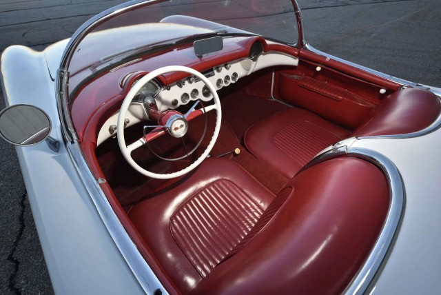 72 года Chevrolet Corvette. Немного красивых фото.