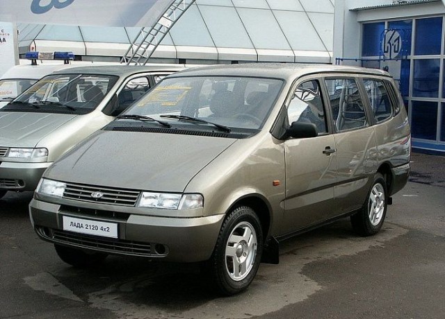 Сколько стоили отечественные автомобили в 2000 году