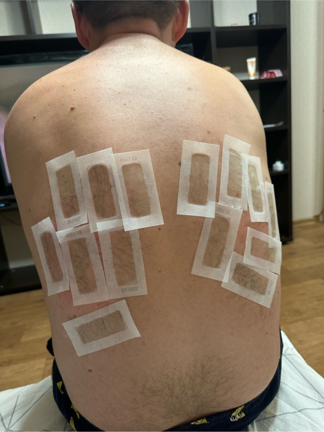 А вы мазали себе морду тональным кремом, мужики?