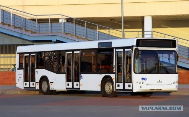 На каком автомобиле мужчина должен приехать на первое свидание?
