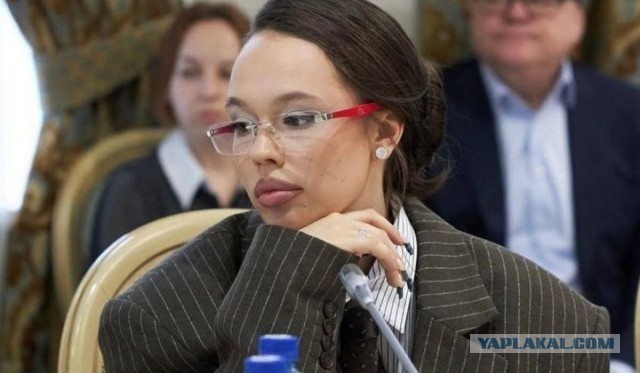 Инстасамка уехала из России