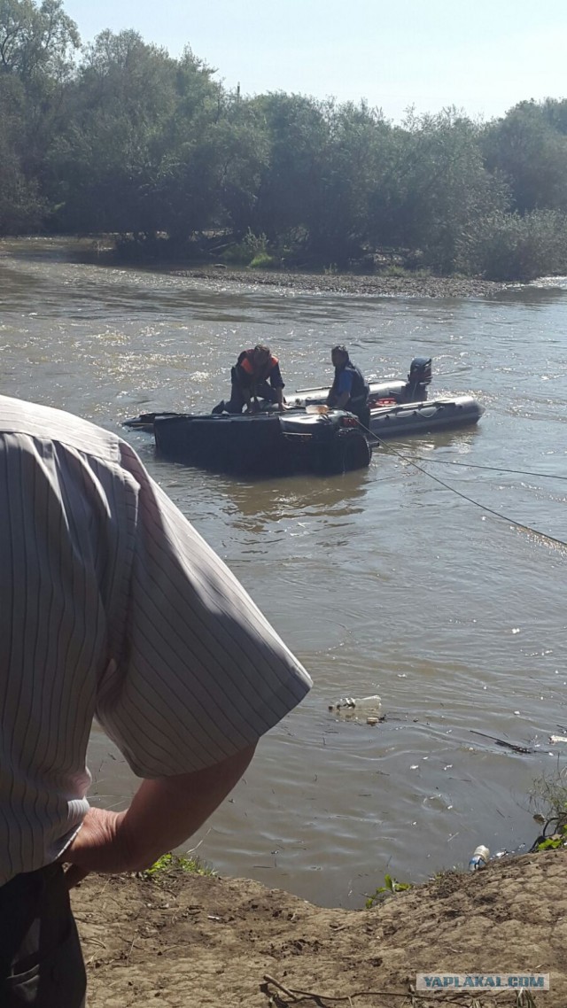 УАЗ с водителем утонул в реке Комаровка в Приморье