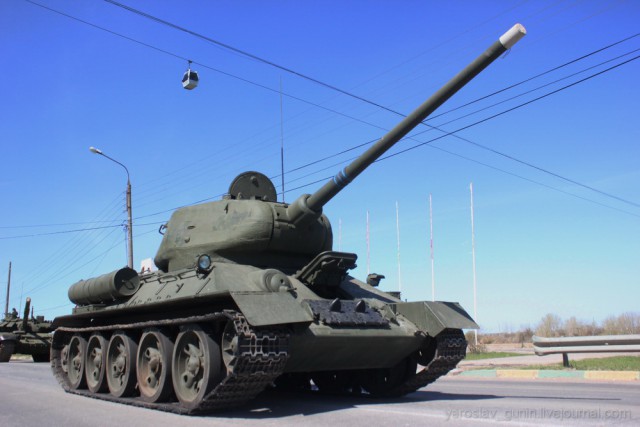 Как Т-34 готовят к параду Победы в Нижнем Новгороде