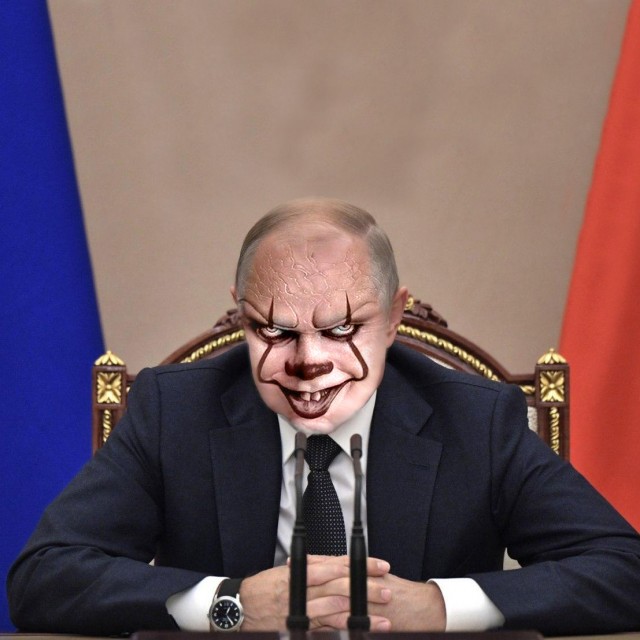 Листы с вчерашней речью Путина