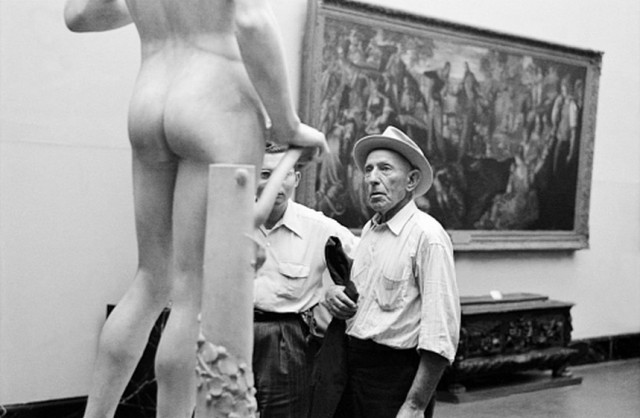 Уличные чёрно-белые фотографии. Весь мир