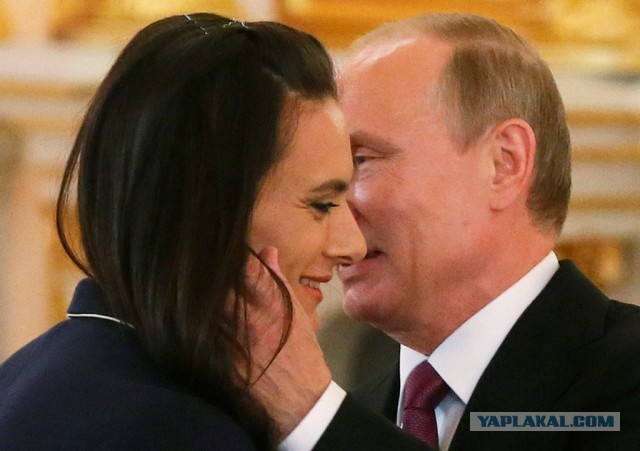 Исинбаева удалила из соцсетей фото с Путиным