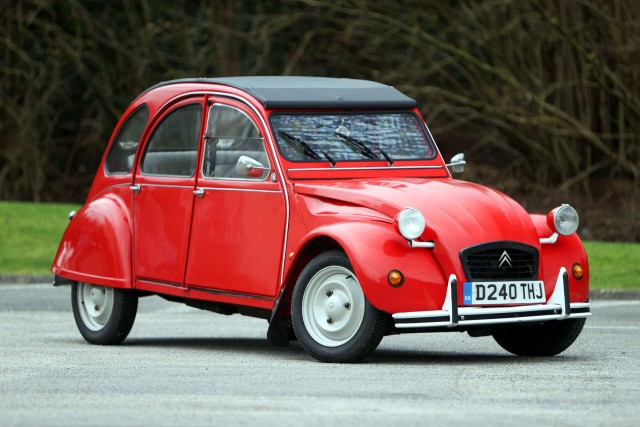 Автомобили аукциона Manor Park Classics. Февраль 2024.