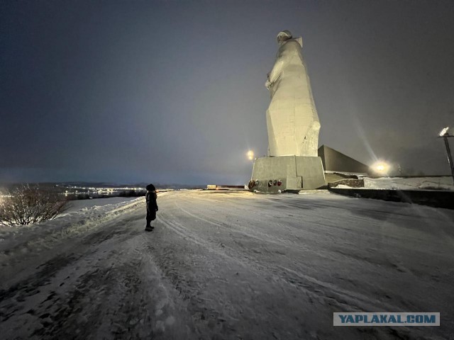 Посмотрите, как завораживающе выглядит «Алёша» — памятник защитникам Советского Заполярья