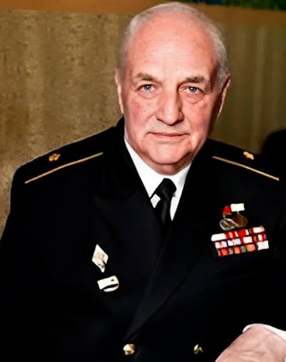 Мошенникам всё отдам, а внукам по губам!