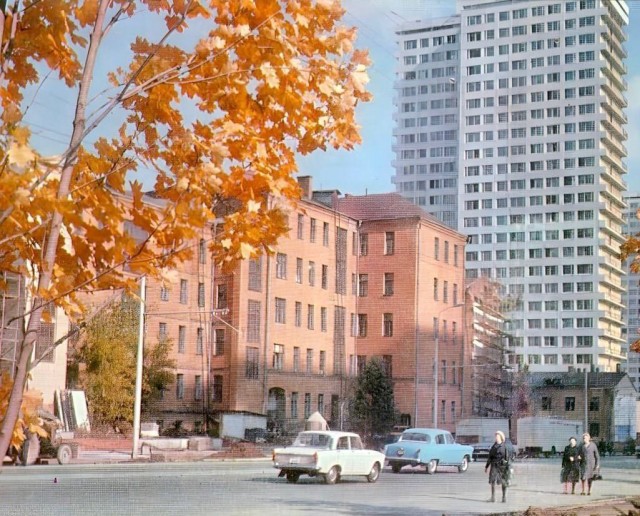 Москва и москвичи. Двадцатый век. 02.12.25