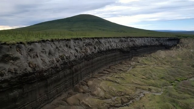 Бомба замедленного действия в Сибири: Почему Батагайка пугает климатологов больше, чем лесные пожары