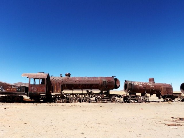 Заброшенный поезд в Боливийской пустоши