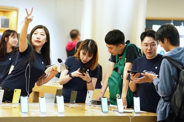 Несколько трюков Apple, благодаря которым компании удается продавать людям вещи, которые им не по карману
