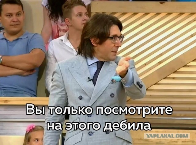 В Ульяновске парень из ревности сбрил волосы и сломал челюсть своей девушке-девятикласснице.
