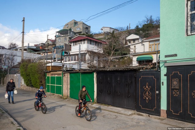 Алушта: курорт-антиутопия