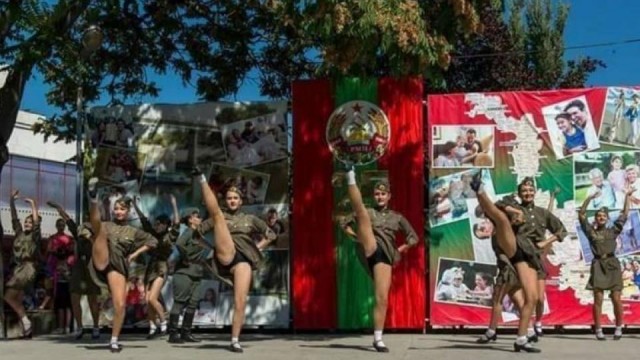 Бесо@бство на майские праздники. Или как победы наших дедов превратили в клоунаду