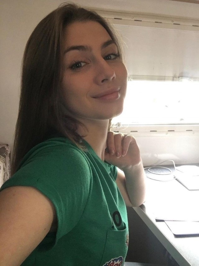 А нам бы Девушек красивых да полуголых да пол деревни