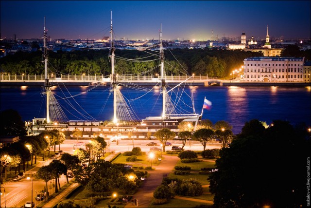 Виды Санкт-Петербурга вечером