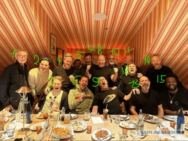 «Классный чувак»: Джим Керри отметил 62-летие в компании Адама Сэндлера и Дэвида Спейда