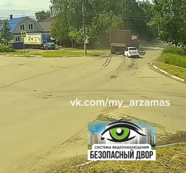 Камаз большой, но его не заметили.