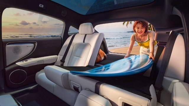 Китайцы создали свой Porsche Taycan, который стоит как Lada Granta