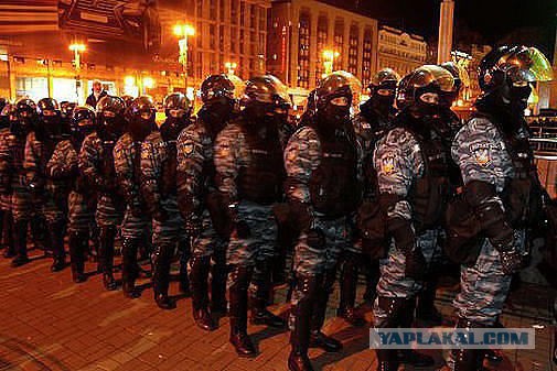 Стояли мальчики - стеной..