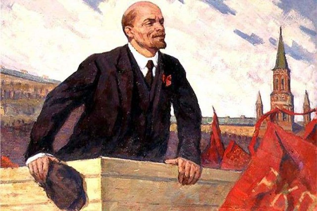 Петербургские коммунисты потребовали уволить Галкина с Первого канала за стеб над Лениным