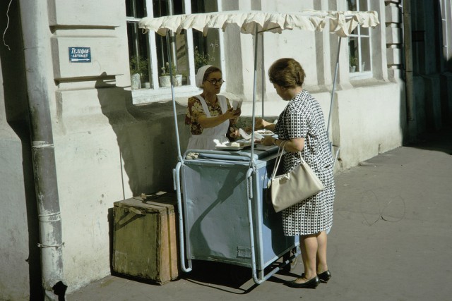Уличная торговля в Москве 50-х