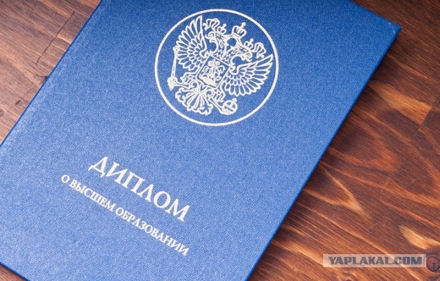 Продавец-консультант отрезал себе палец