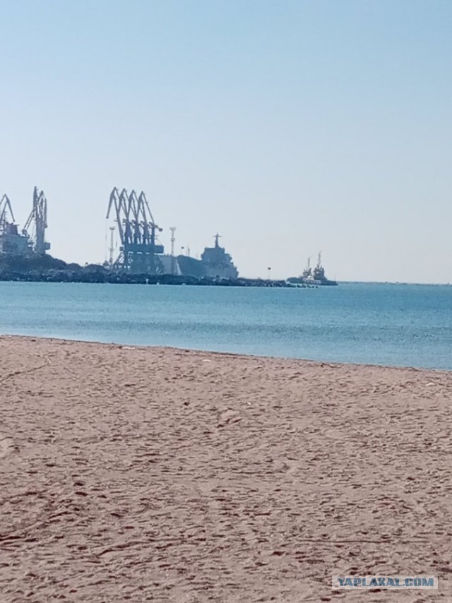 Взрывы в порту Бердянска
